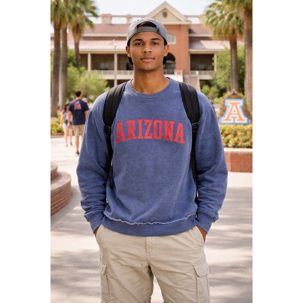 U of‎ Arizona Wildcats Vintage Wash Sweatshirt Distressed Hem Blue Size Large